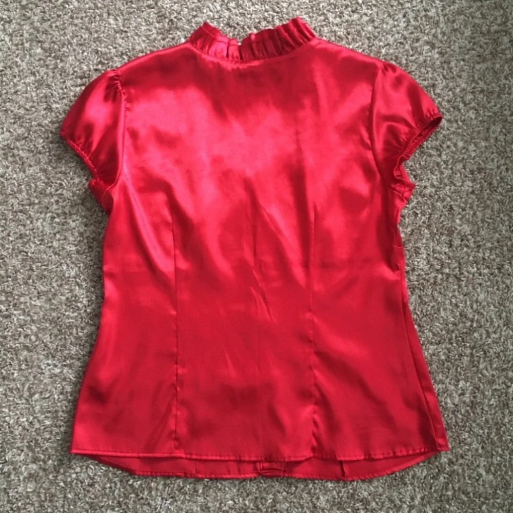 Red Top - Picture 3 of 6